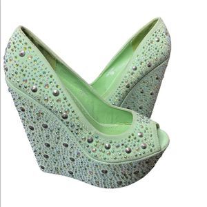 Kiss Kouture Green Rhinestone Platform wedge size 8